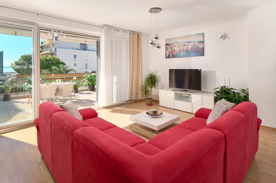 TV and multimedia, View (from property/room), Balcony/Terrace, Living room