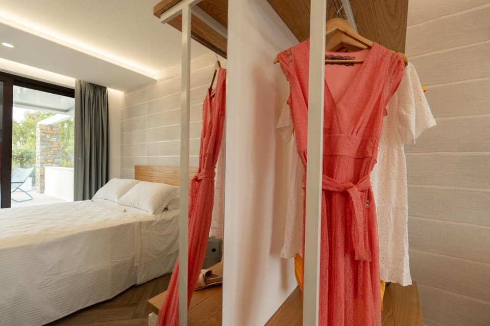 Bedroom, wardrobe