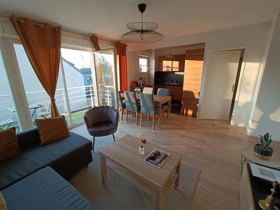 Kitchen or kitchenette, Living room
