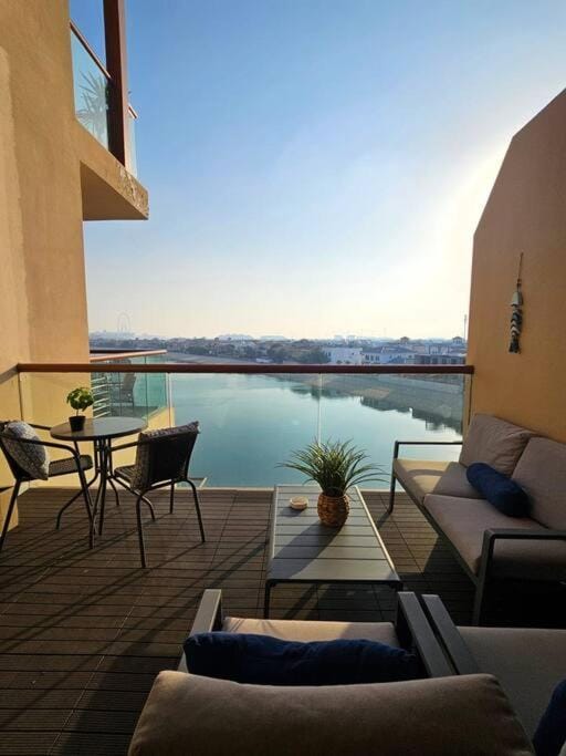 View (from property/room), Balcony/Terrace, Seating area, Sea view