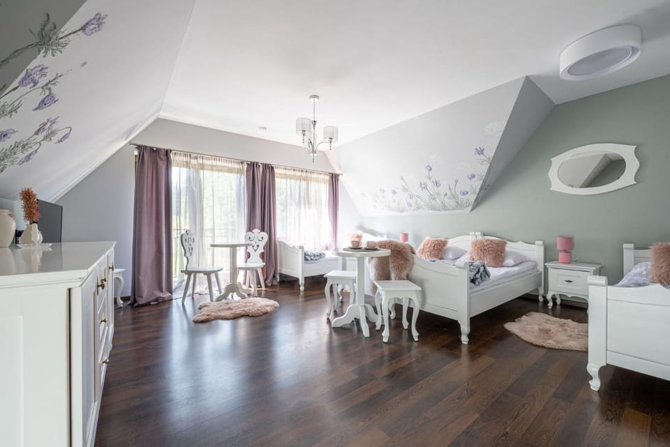 Bed, Balcony/Terrace, Seating area, Bedroom