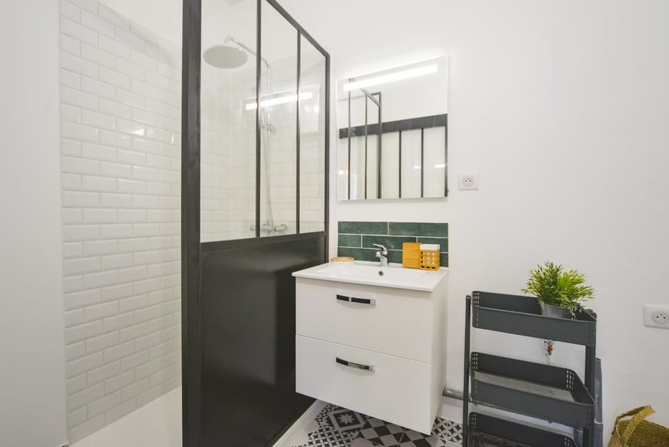 Shower, Bathroom