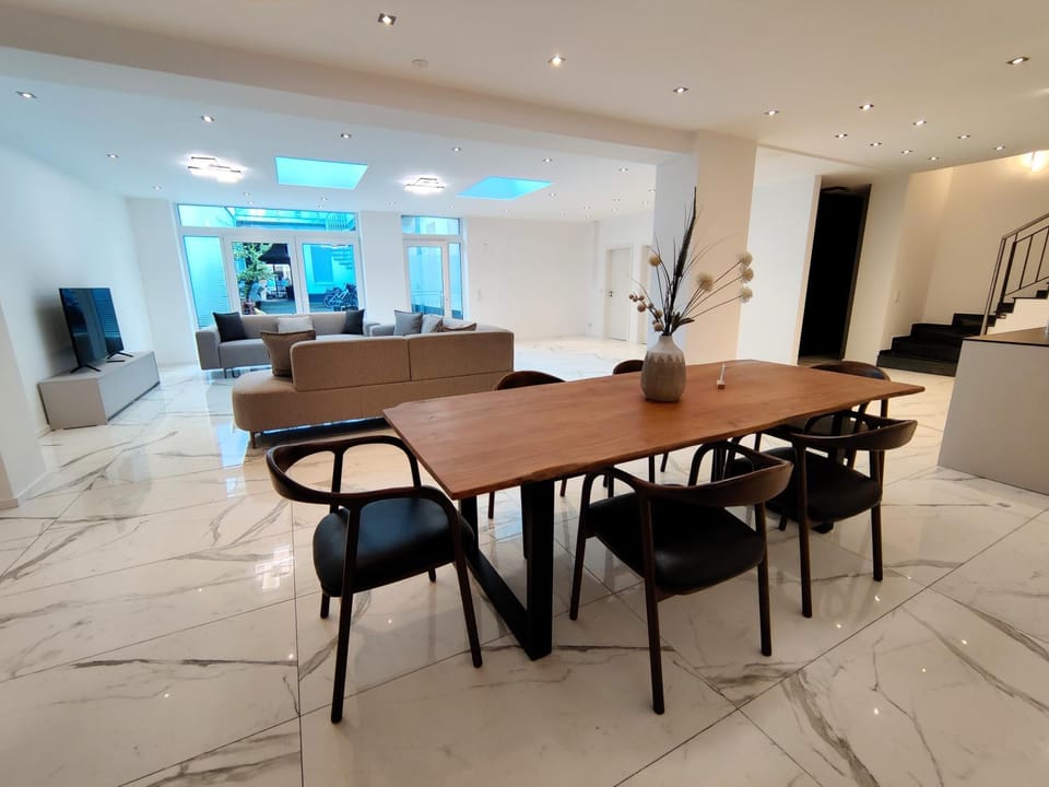 Communal lounge/ TV room, Living room, Seating area, Dining area
