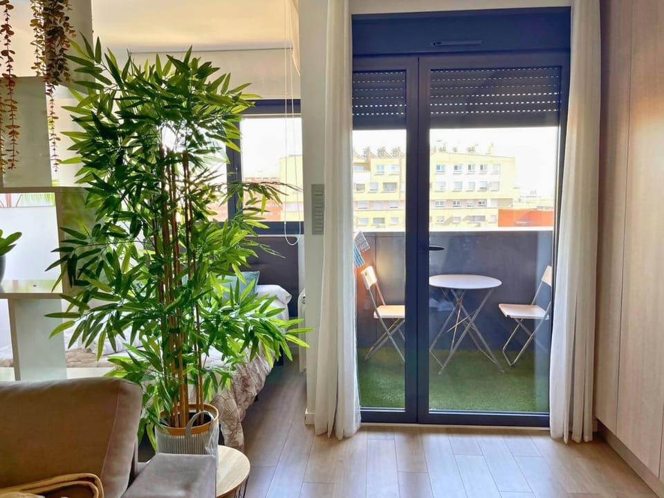 View (from property/room), Balcony/Terrace, Living room