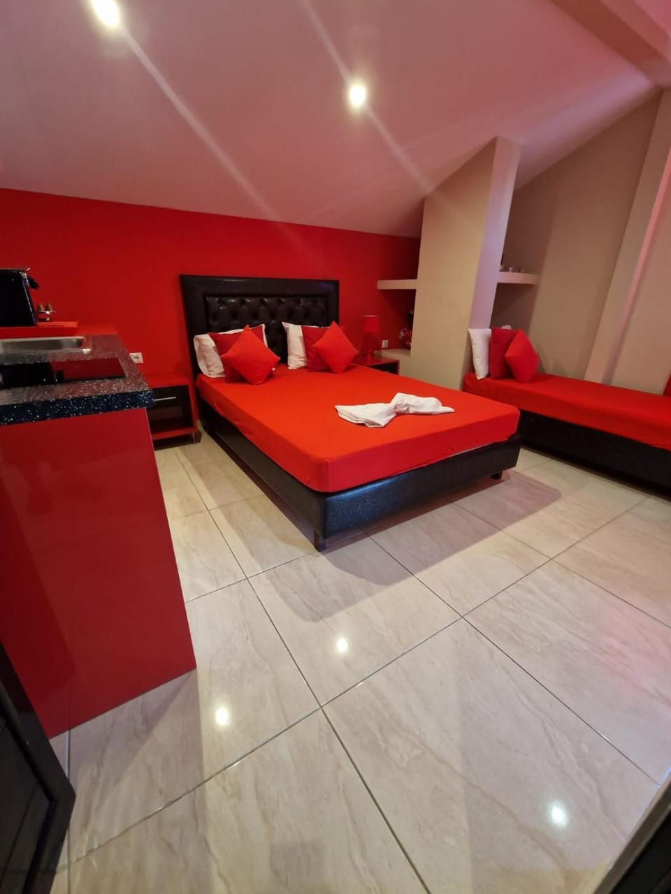 Bed, TV and multimedia, Seating area, Bedroom, air conditioner