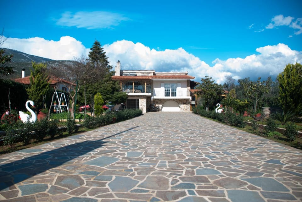 Four Seasons Apartment in Euboea