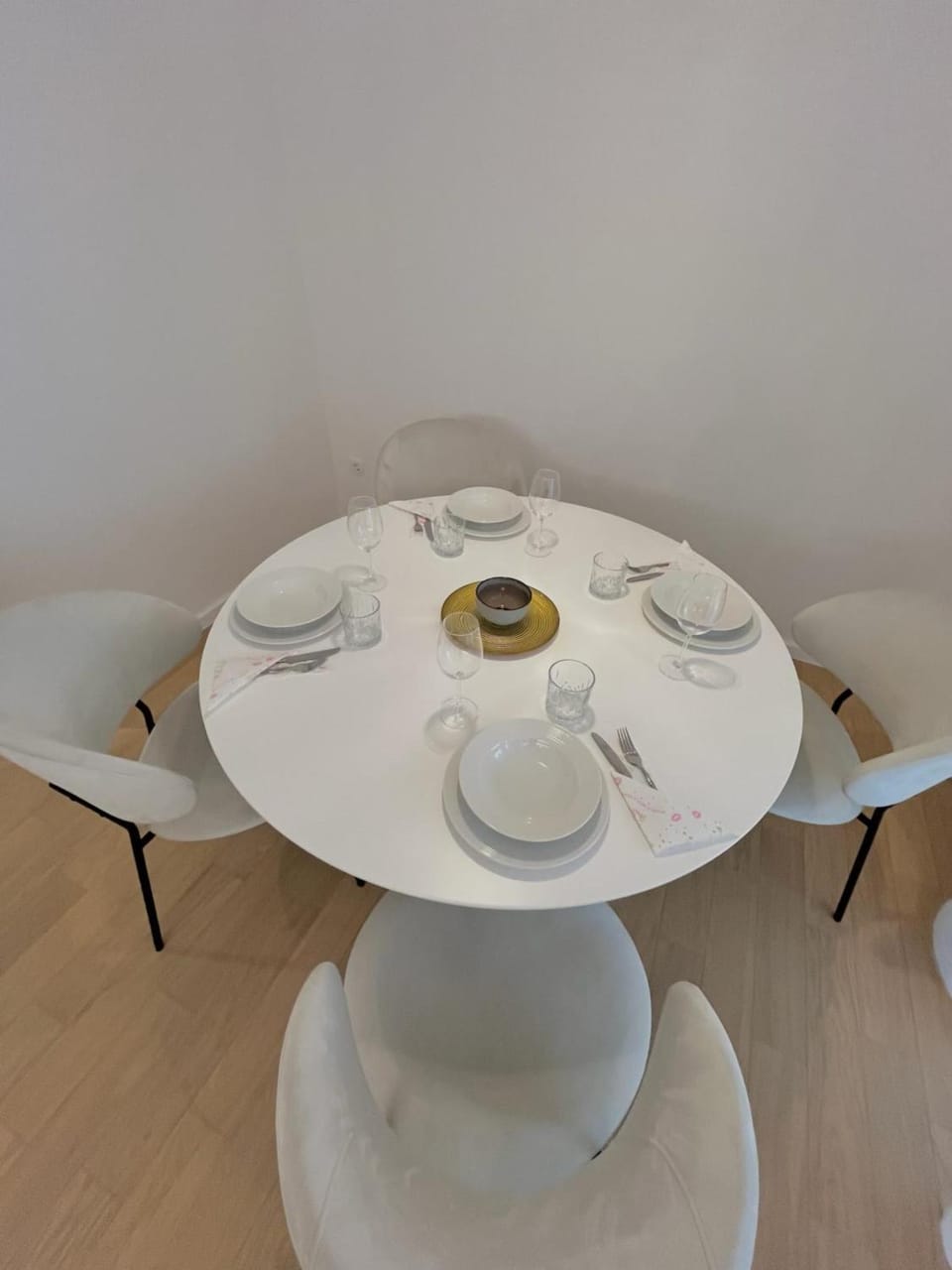 Coffee/tea facilities, Dining area, Food