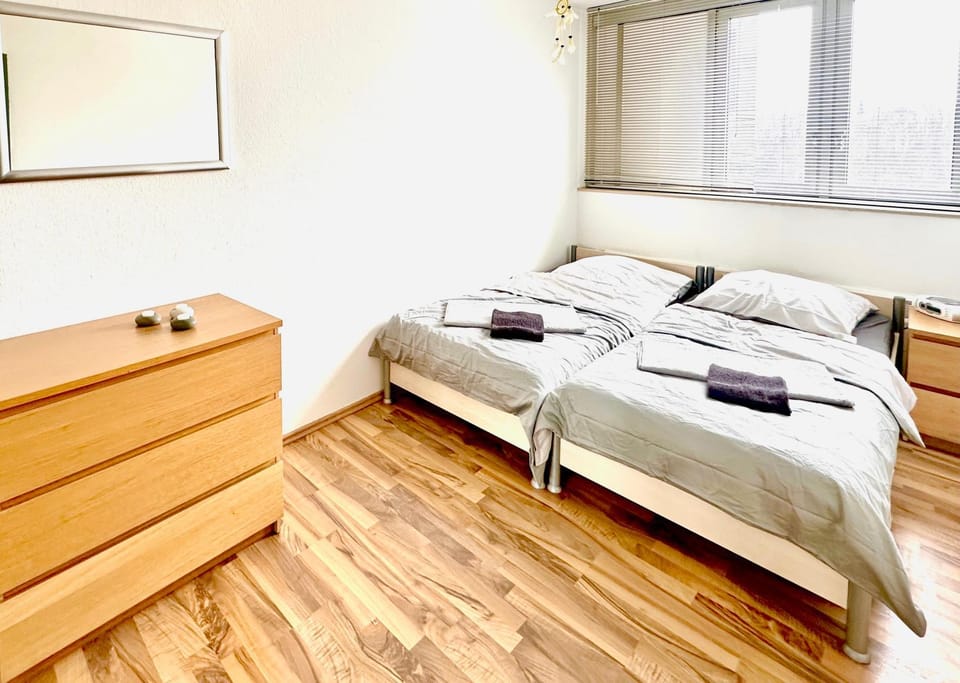 Bed, Photo of the whole room, Bedroom, towels, Internal: Not applicable to any particular room