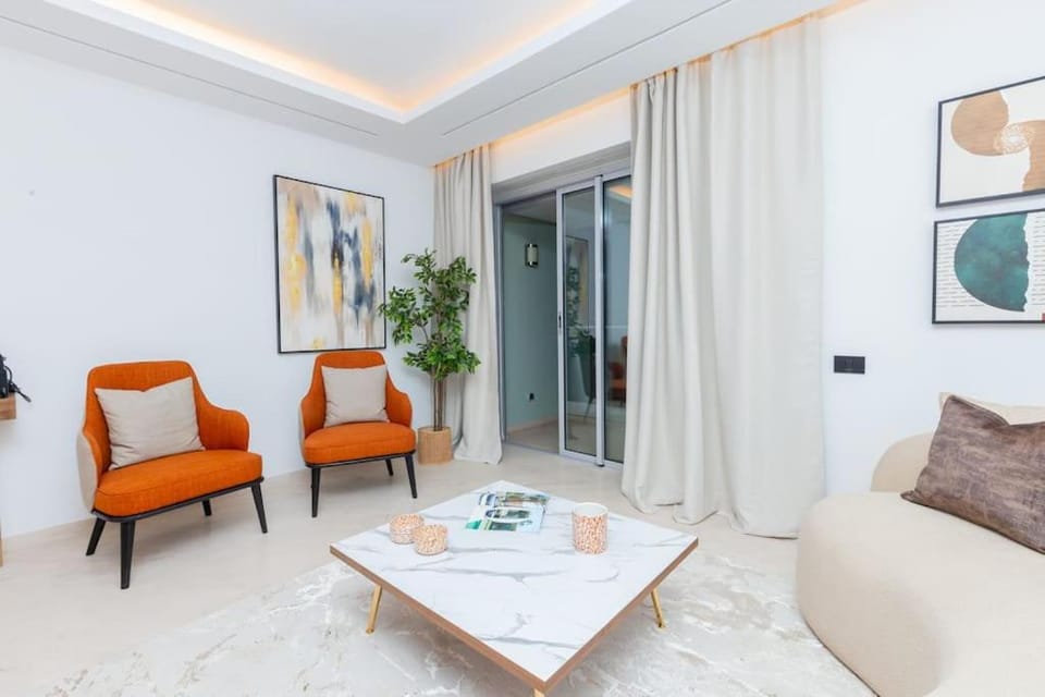 Aristocratic Abode: Luxurious 2BR Flat in Agdal Apartment in Rabat
