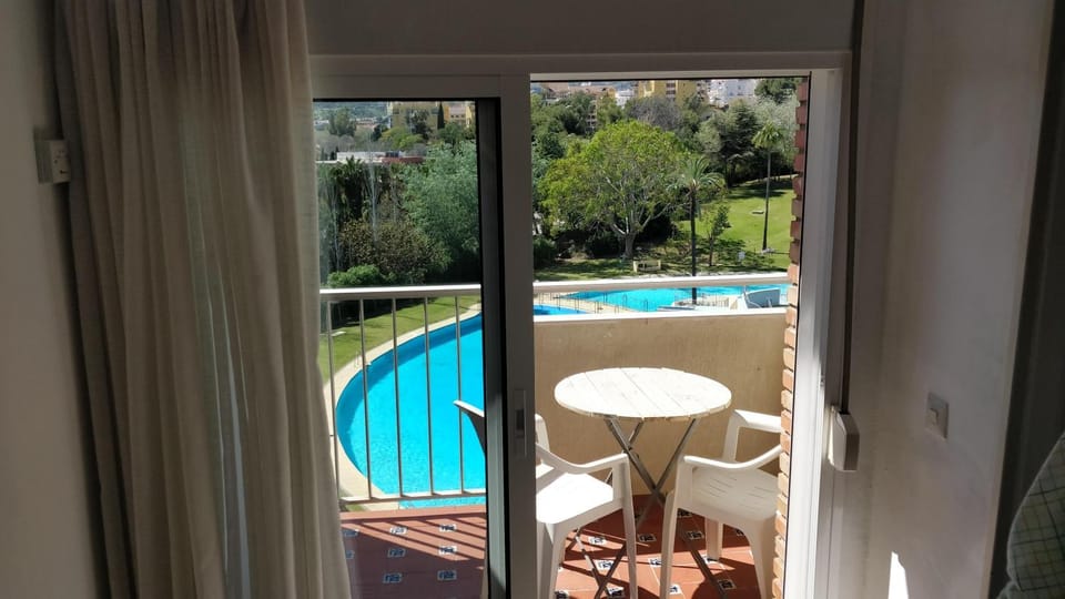 Balcony/Terrace, Swimming pool