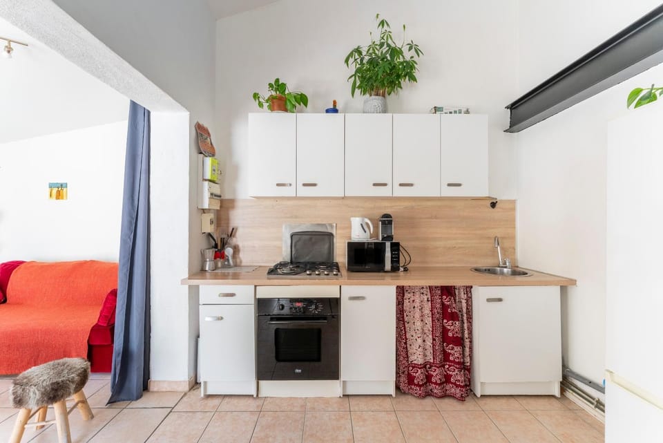 Kitchen or kitchenette, Living room