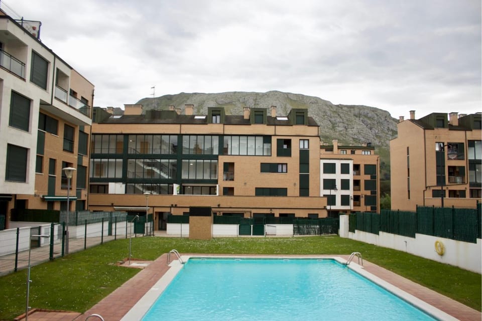 Property building, Natural landscape, Mountain view, Pool view, Swimming pool