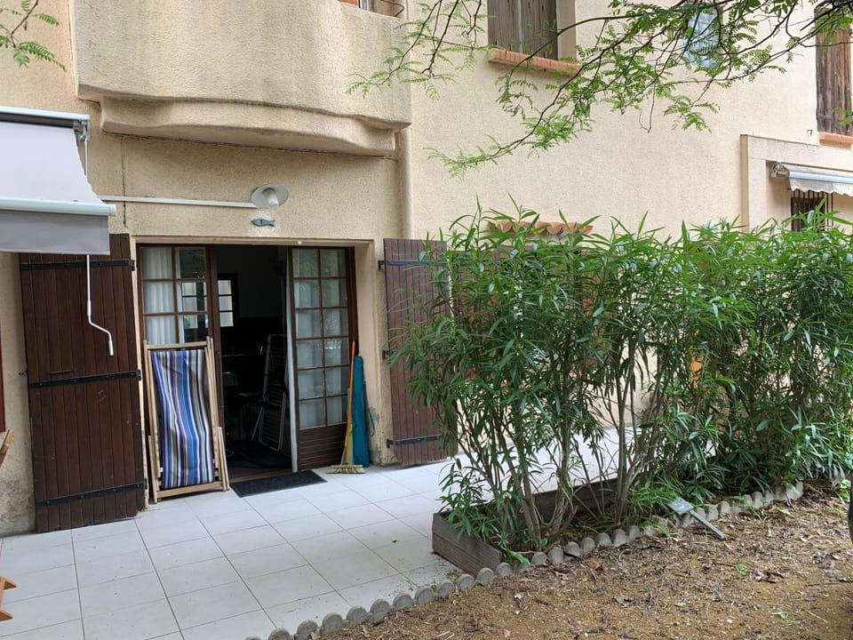 Facade/entrance, Garden