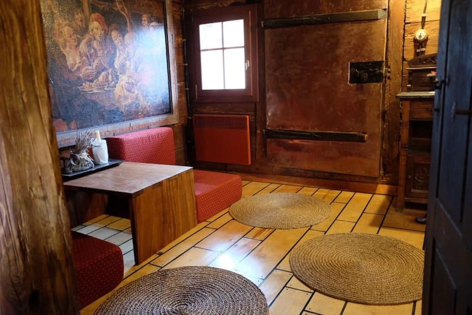 Wooden love nest House in Slovenia
