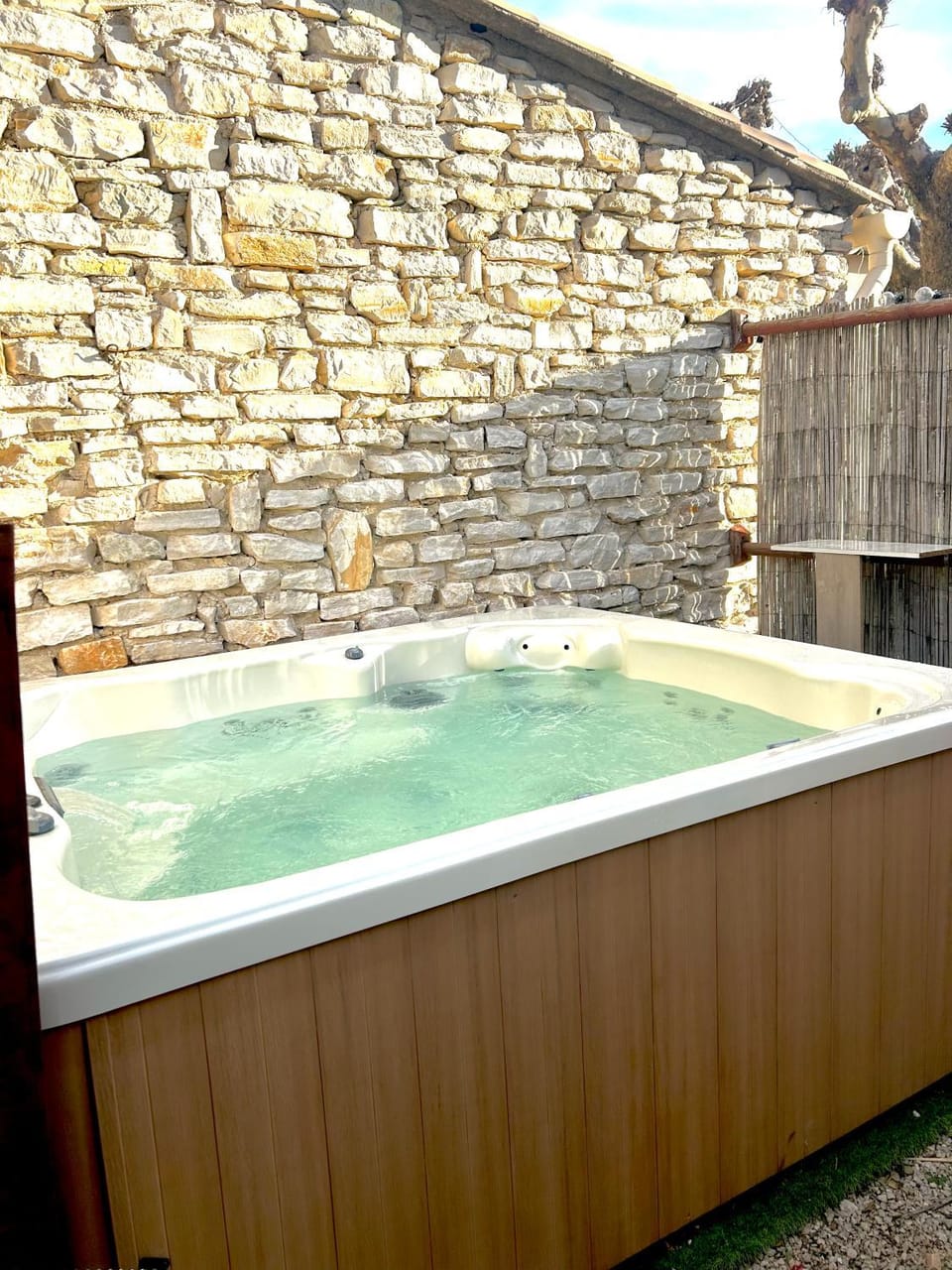 Hot Tub, Hot Tub