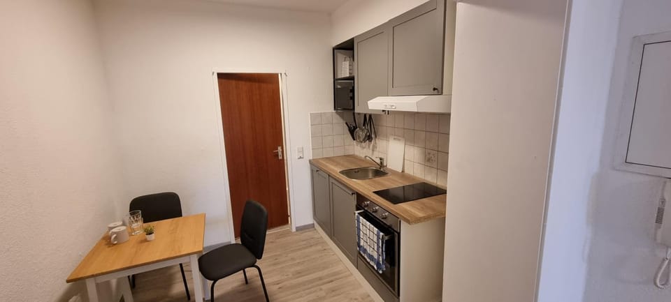 Kitchen or kitchenette, Dining area, minibar, pet friendly, stove
