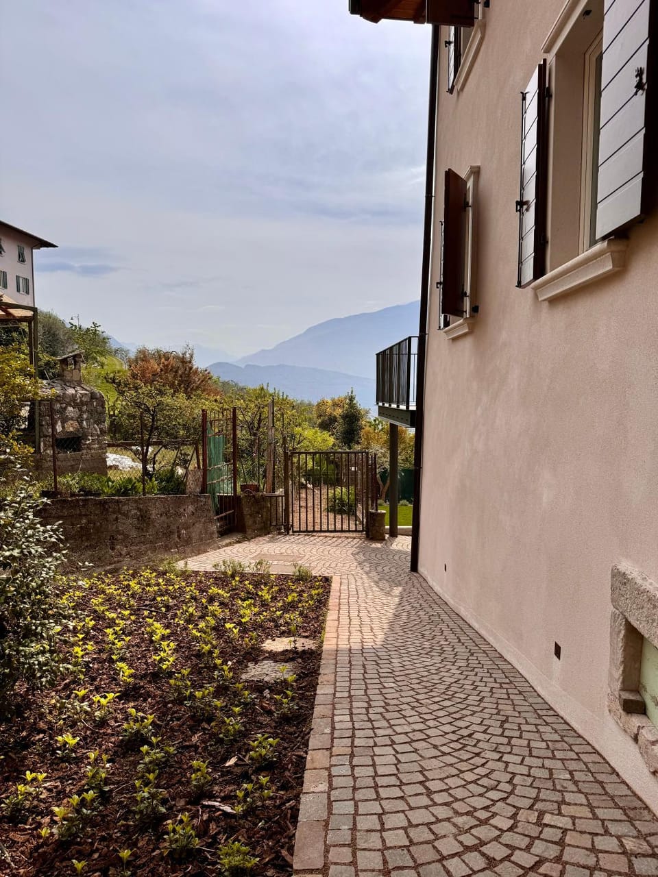 Eco Garda Hill Apartment in Ledro