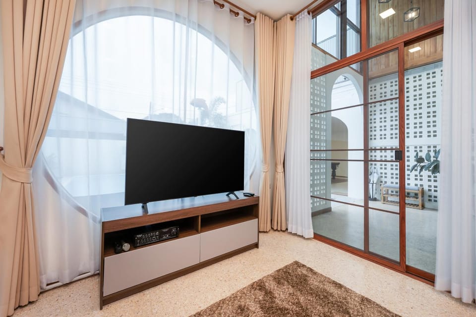 Karaoke, TV and multimedia, internet, air conditioner