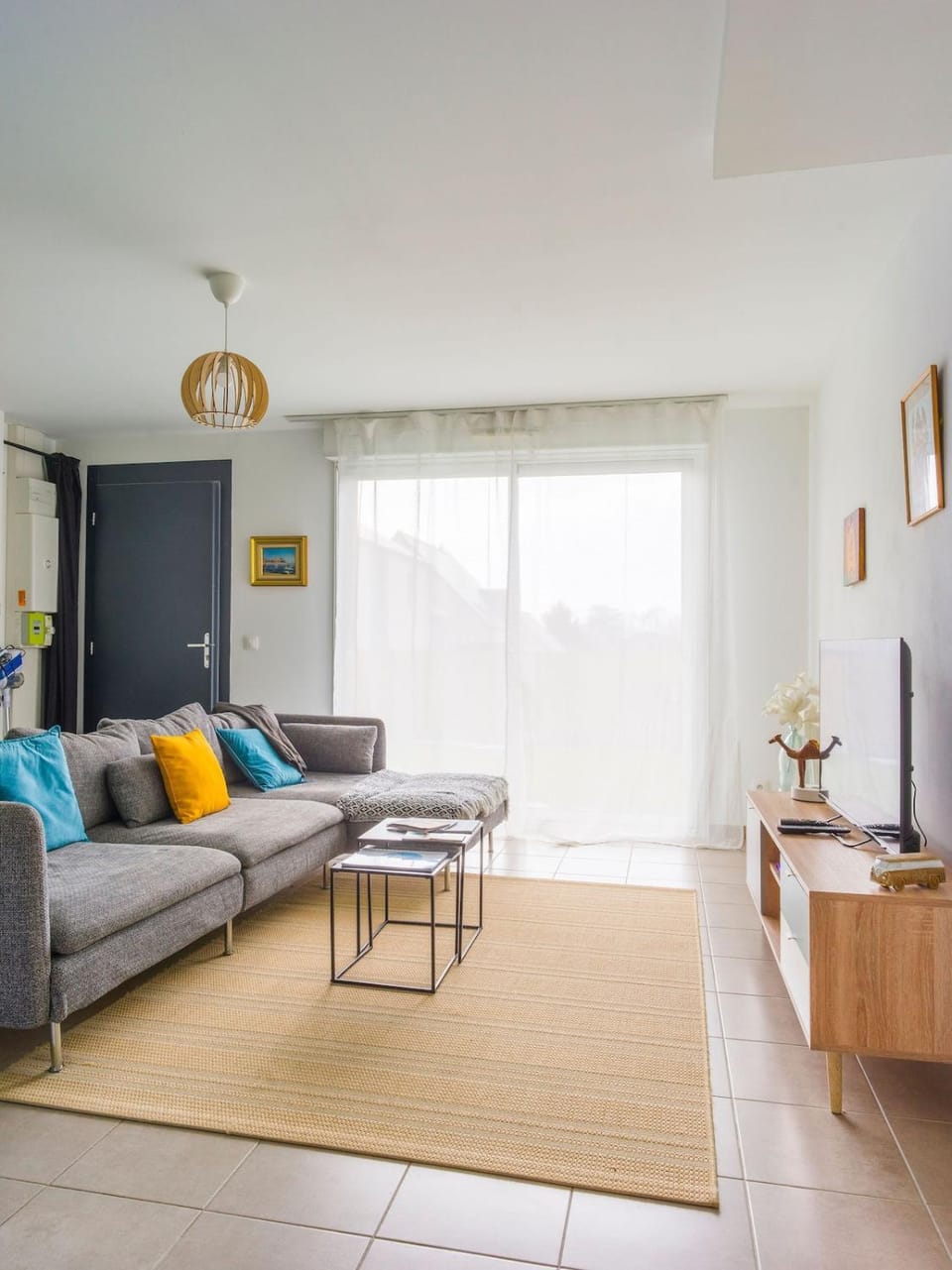 TV and multimedia, Living room, Seating area