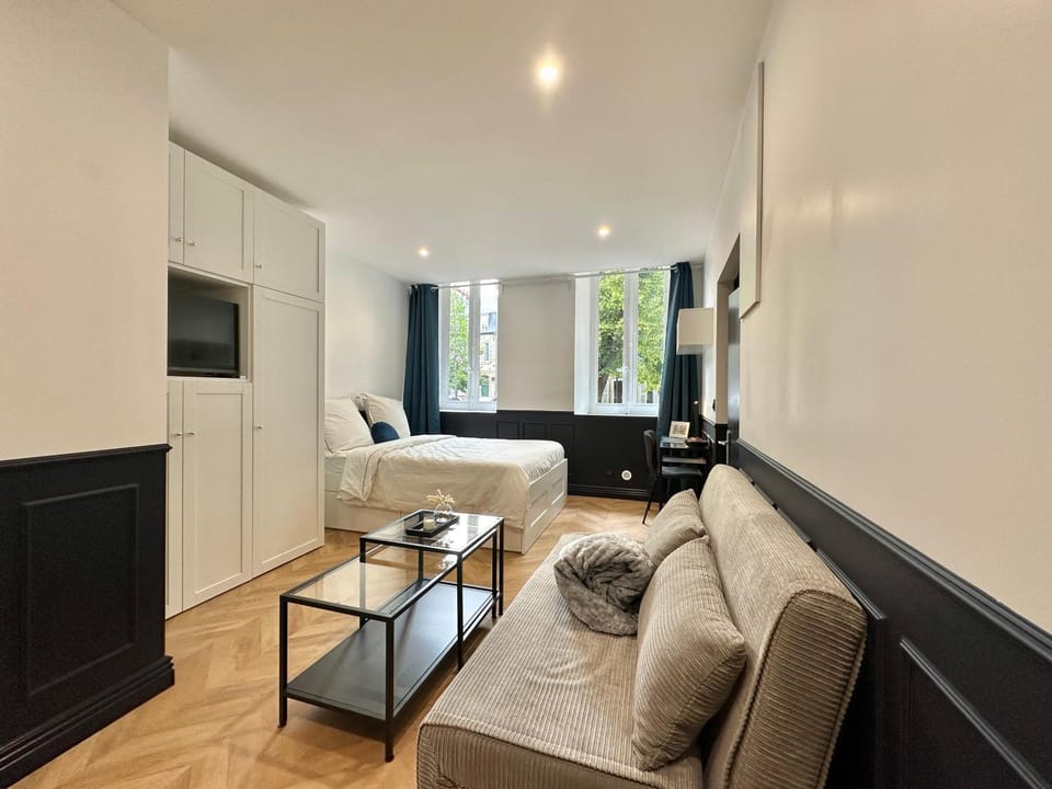 TV and multimedia, Living room, Seating area