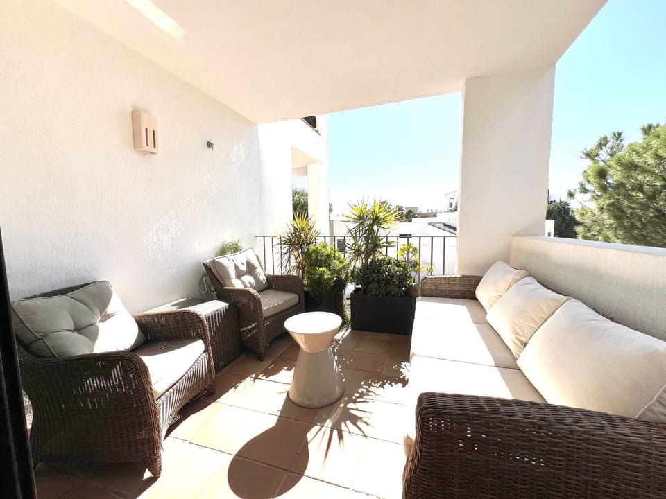Off site, Balcony/Terrace