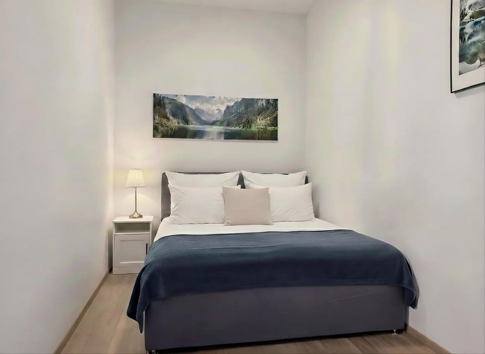 Seating area, Bedroom