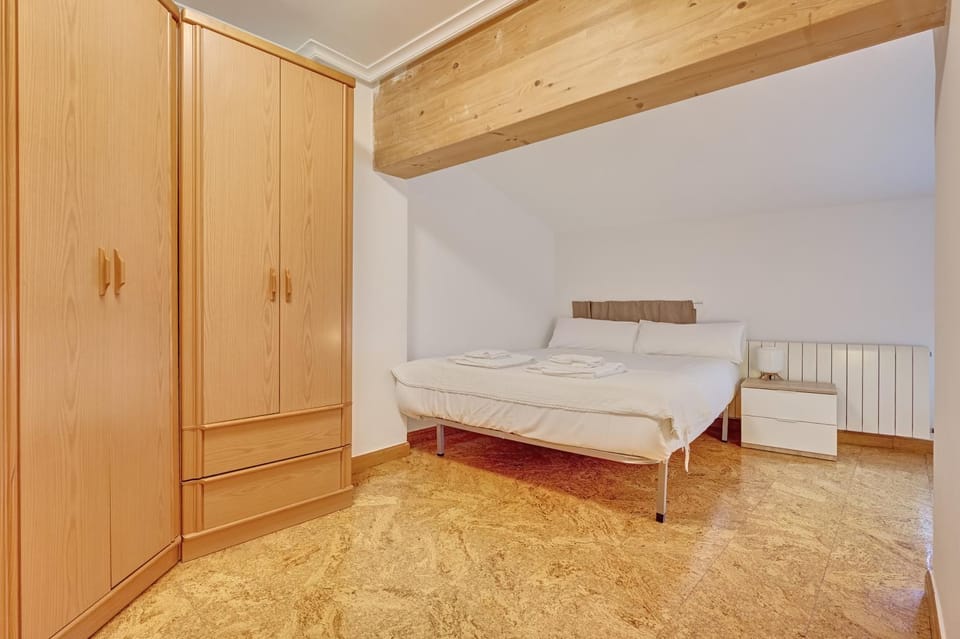 Bed, Photo of the whole room, Bedroom, wardrobe