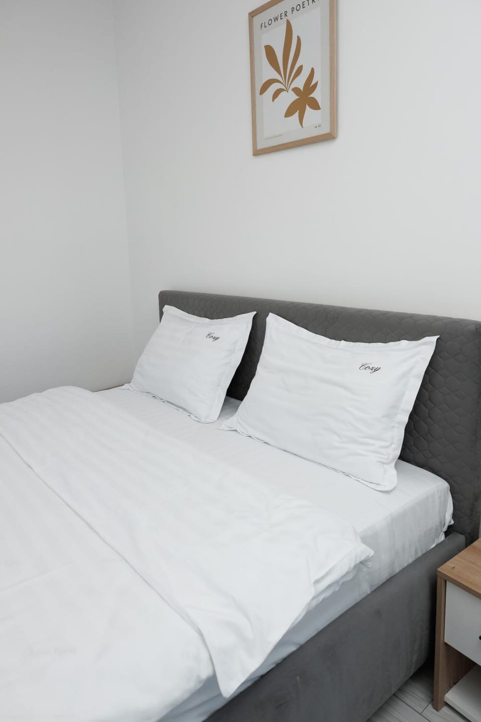 Bed, Photo of the whole room, Bedroom, Breakfast