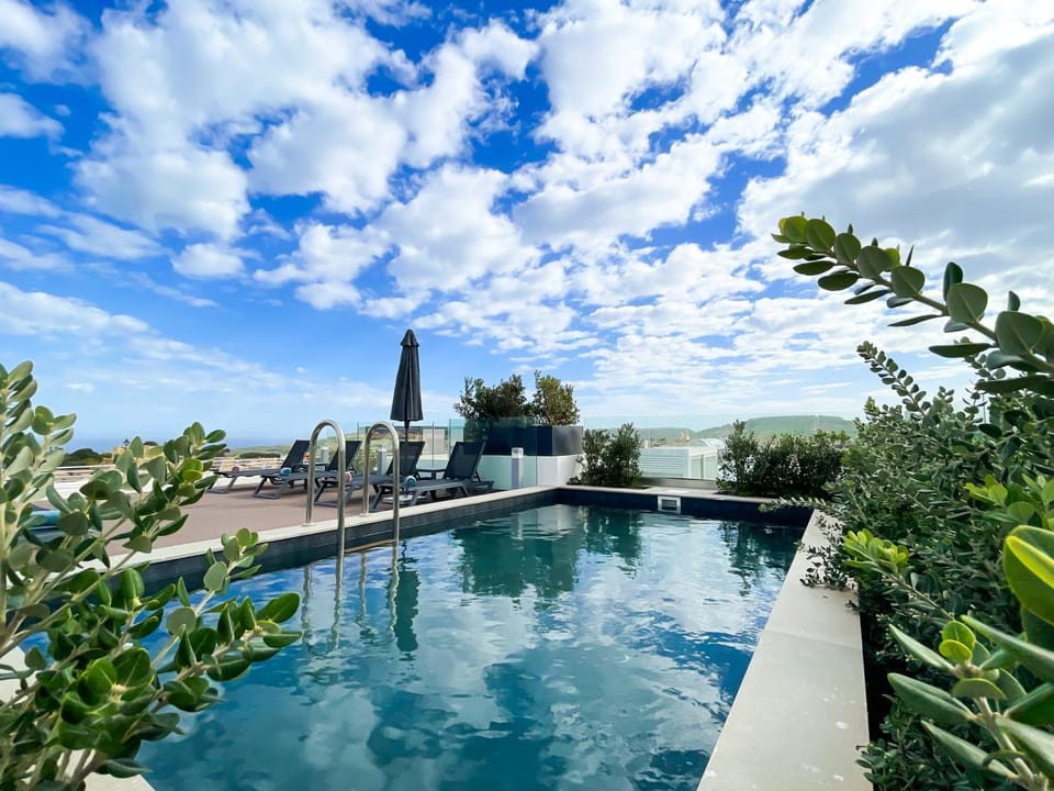 Pool view, Swimming pool