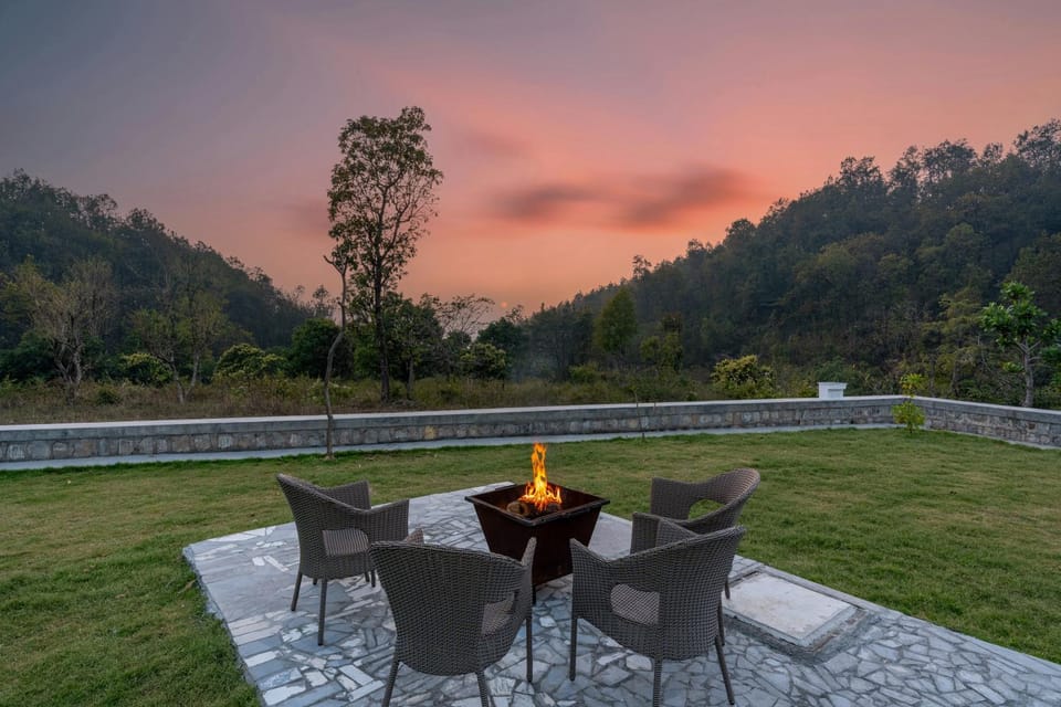Patio, Spring, Day, Natural landscape, BBQ facilities, Dining area, Mountain view, Sunrise, Sunset