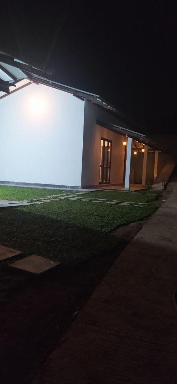 Dinu Homestay and Dinu Villa Apartment in Southern Province