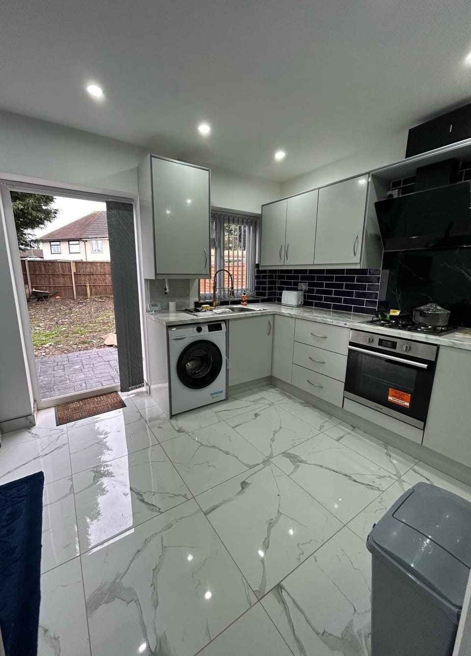 Kitchen or kitchenette, pet friendly, toaster