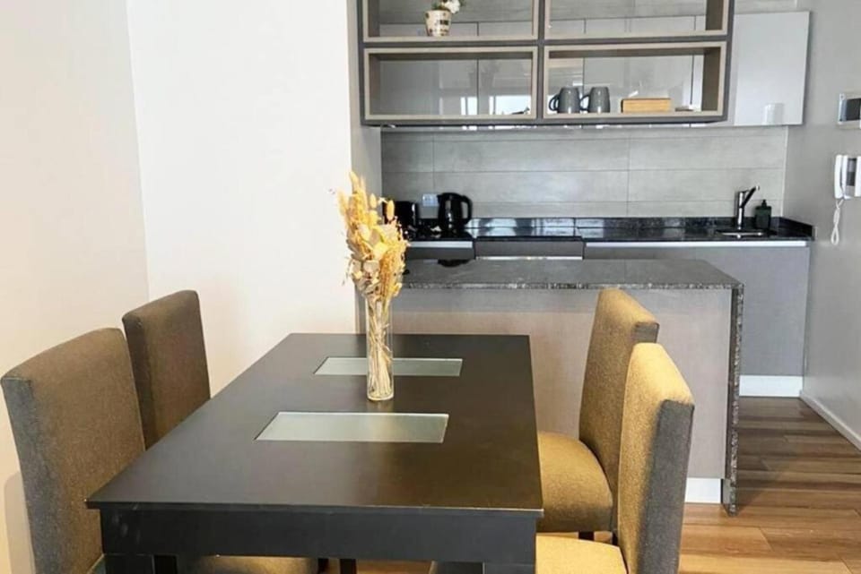 Kitchen or kitchenette, Seating area, Dining area