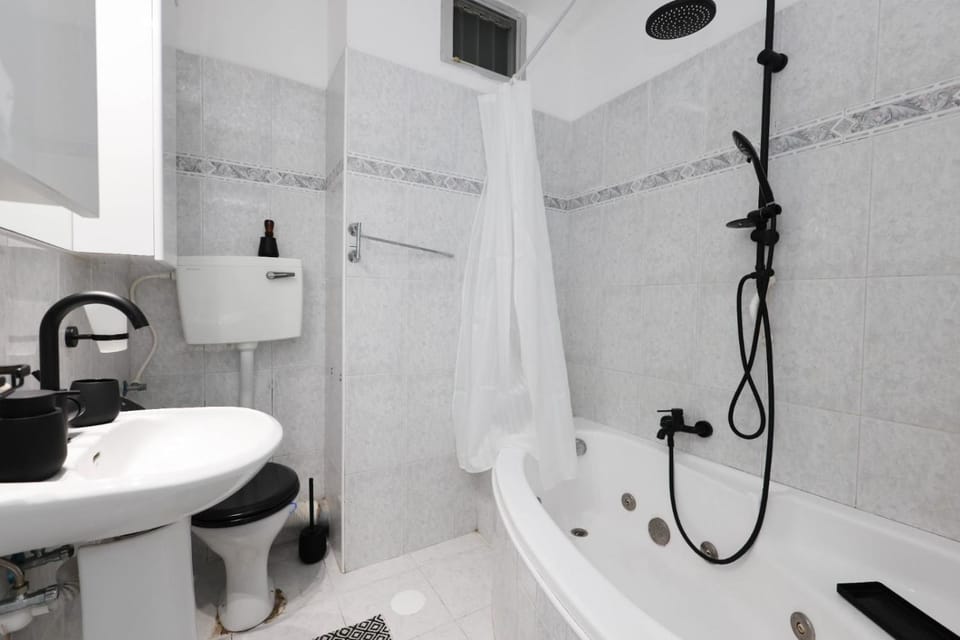 קו ראשון לים Apartment in Netanya