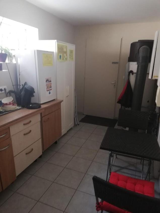 chambre PMR avec salle de bain privatisée avec petit déjeuner compris Bed and Breakfast in Jura
