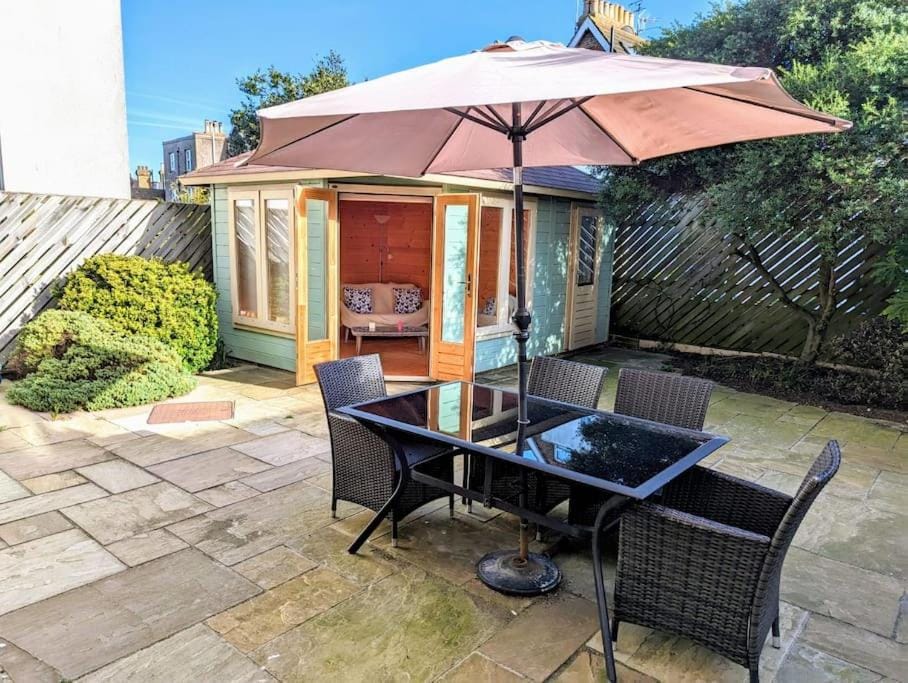 SoHot Stays-Garden Apt-Free Parking Ground Flr Apartment in Broadstairs