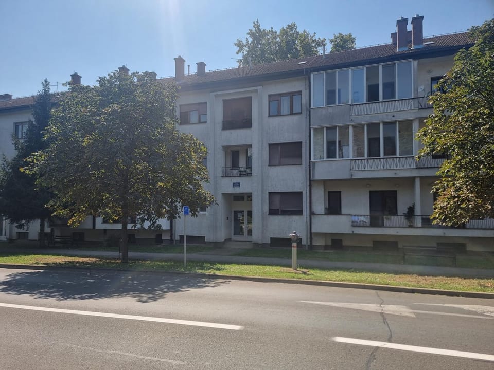 Property building, Location