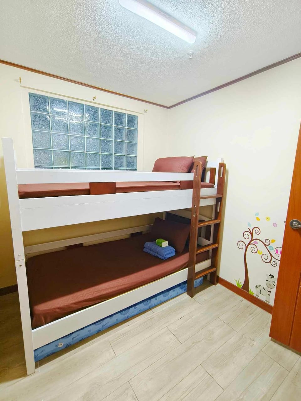 bunk bed