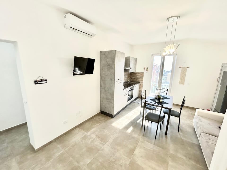 TV and multimedia, Kitchen or kitchenette, Living room, Seating area, Dining area, pet friendly, air conditioner