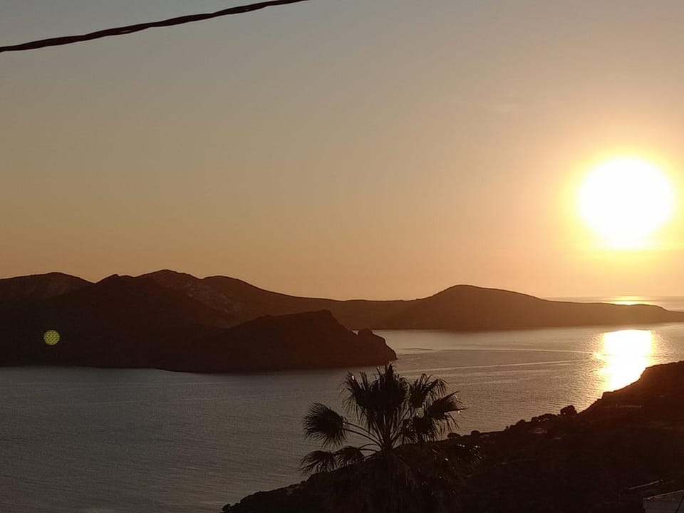 Malum Sunset View House in Milos