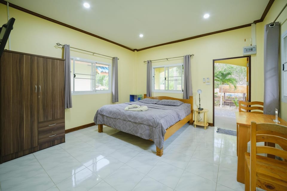 Baanrimklong bungalow House in Ko Chang