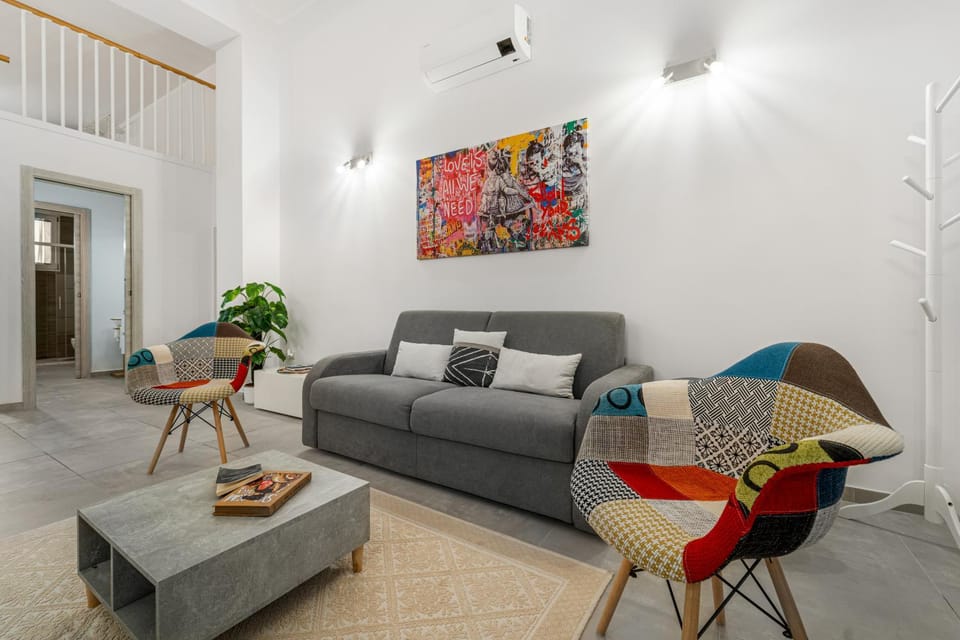 Living room, Seating area