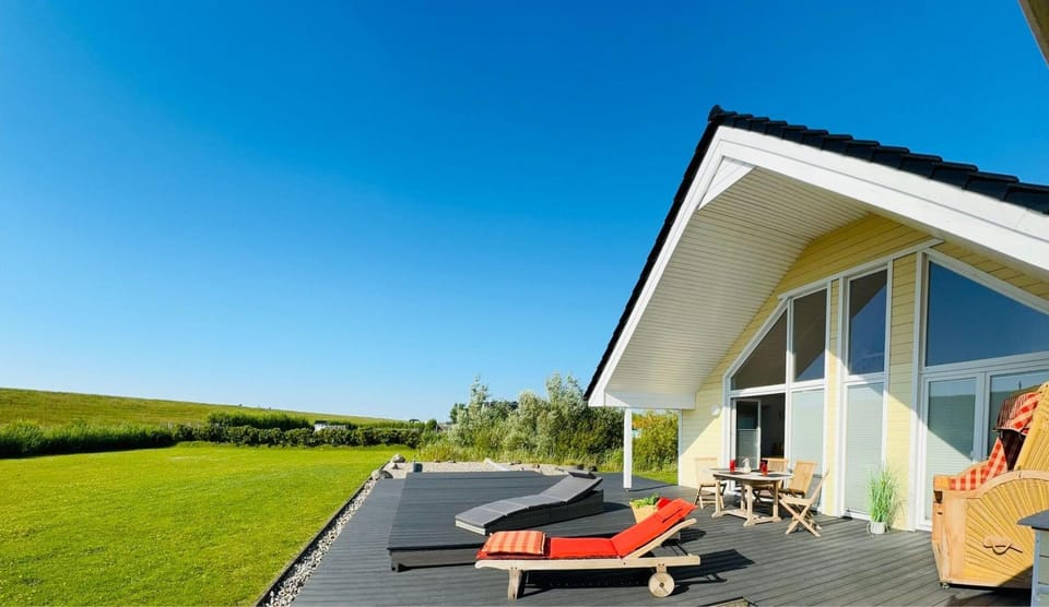 Sealect-Hus-5-direkt-an-der-Nordsee-nahe-St-Peter-Ording-mit-Sauna-Whirlpool-und-Kamin House in Schleswig-Holstein