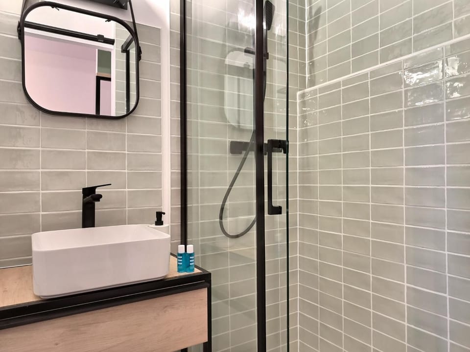 Shower, Bathroom