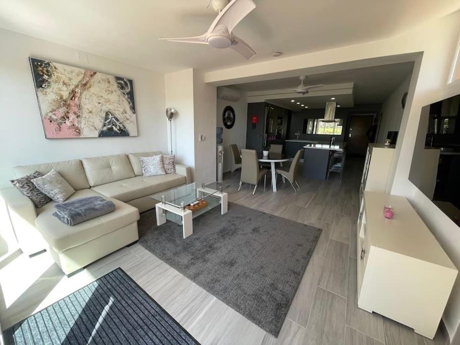 TV and multimedia, Living room, Seating area, Dining area, Evening entertainment, fireplace