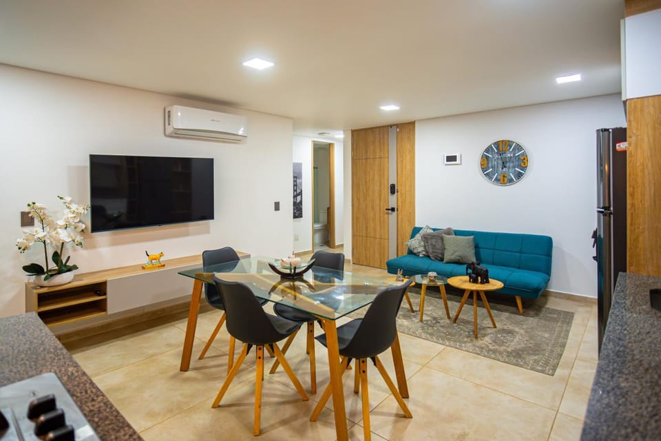 TV and multimedia, Living room, Seating area, Dining area, air conditioner