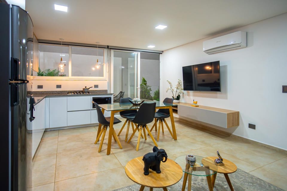 TV and multimedia, Kitchen or kitchenette, Living room, Seating area, Dining area, air conditioner