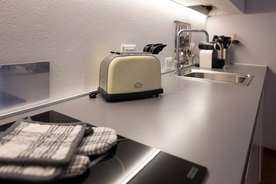Coffee/tea facilities, Kitchen or kitchenette, toaster