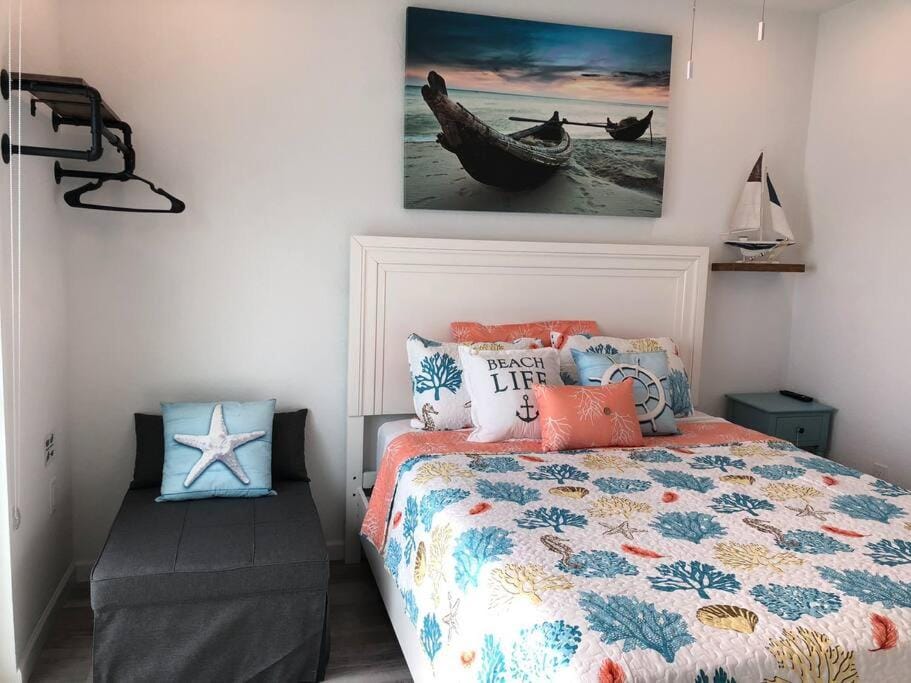 THE SANDCASTLE SUITE! Brand New 2Bedroom in Oceanfront Complex! BE THE FIRST to Visit our Condo Townhome with FREE Parking & Private Garage at Ocean Isles 38 Marathon FL KEYS! SPECIAL PRICING!!! House in Marathon