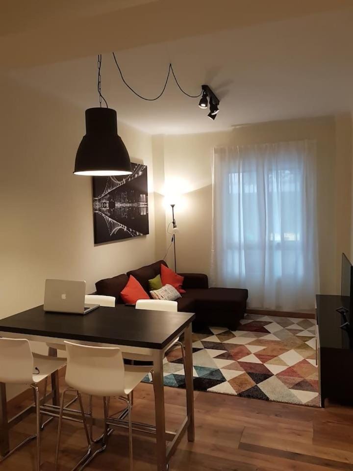 Donosti House con Parking ESS Apartment in San Sebastian